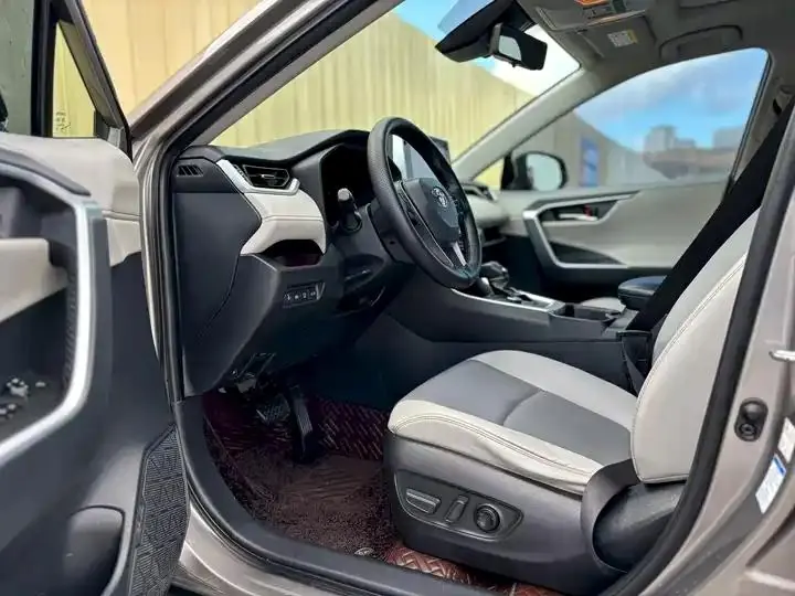 RAV4 RongFang 2020 Dual Engine 2.5L E-CVT Four-wheel Drive Flagship Edition 4