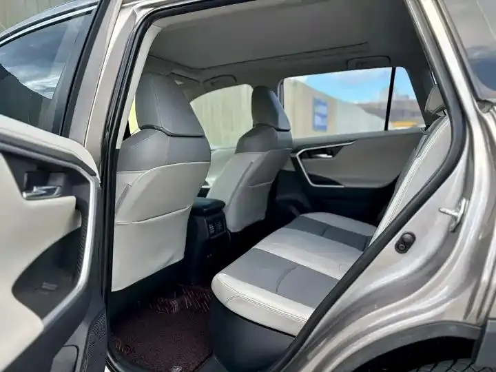 RAV4 RongFang 2020 Dual Engine 2.5L E-CVT Four-wheel Drive Flagship Edition 6