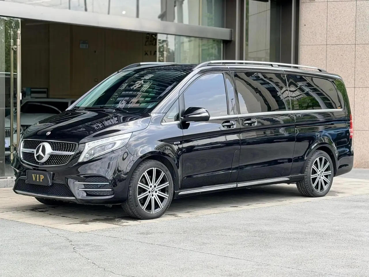 Mercedes Benz V 2022V 260 L 2.0T Deluxe Edition Automatic Gear - View 1