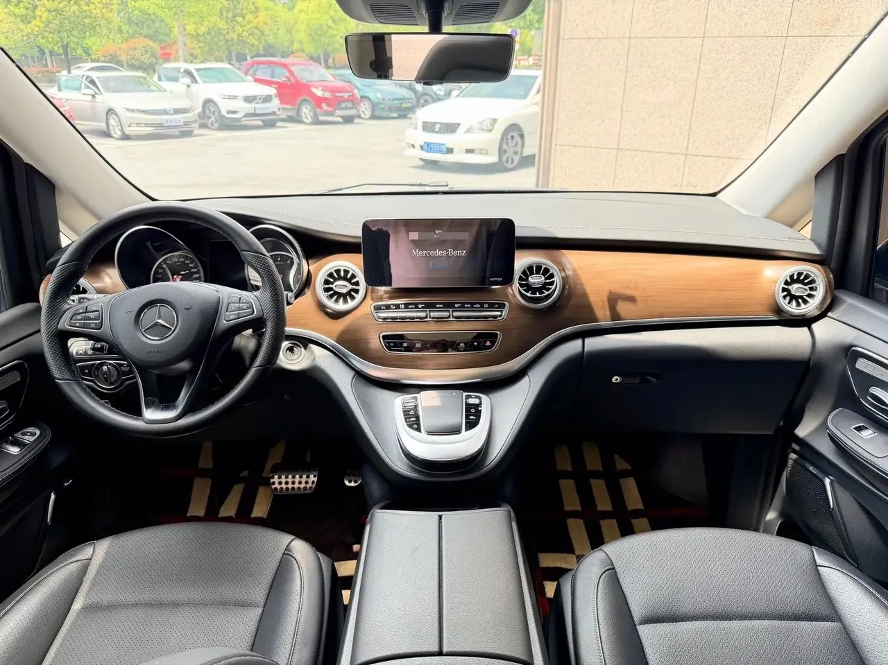 Mercedes Benz V 2022V 260 L 2.0T Deluxe Edition Automatic Gear 3