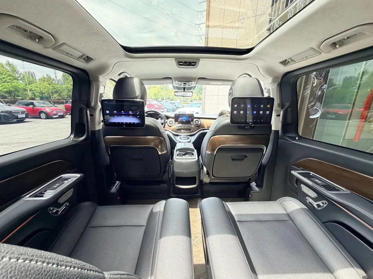 Mercedes Benz V 2022V 260 L 2.0T Deluxe Edition Automatic Gear 4