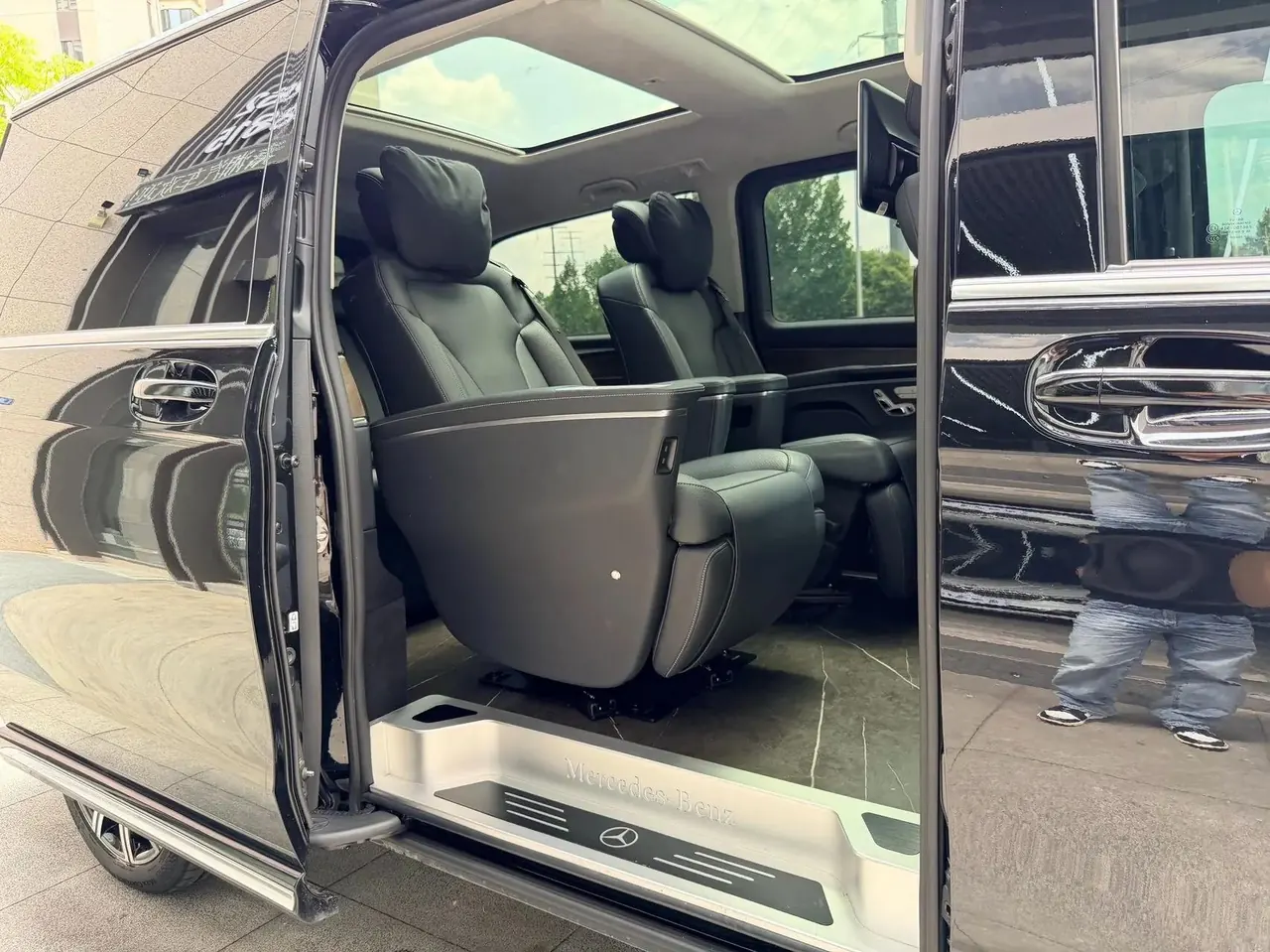 Mercedes Benz V 2022V 260 L 2.0T Deluxe Edition Automatic Gear 7
