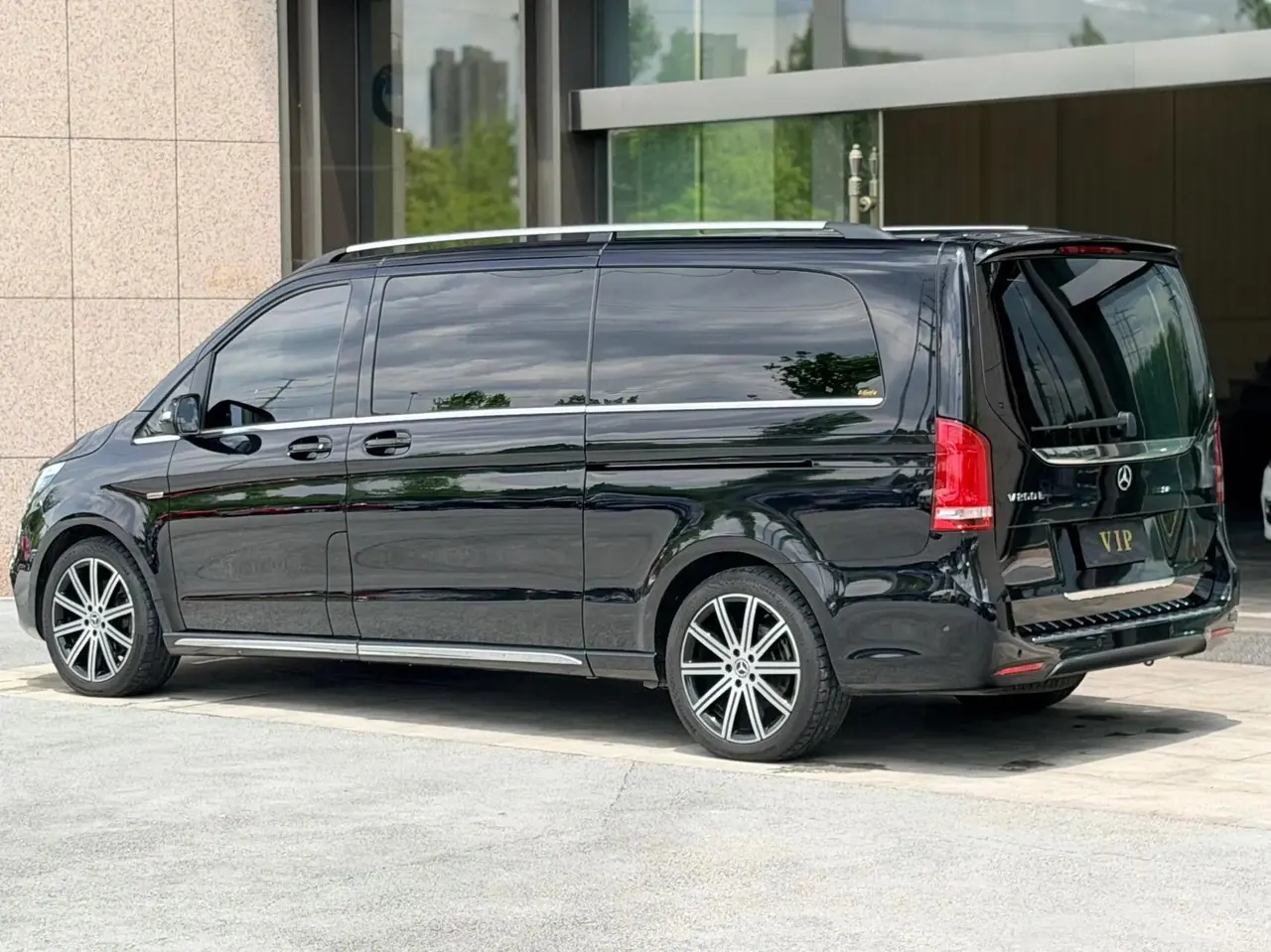 Mercedes Benz V 2022V 260 L 2.0T Deluxe Edition Automatic Gear 9