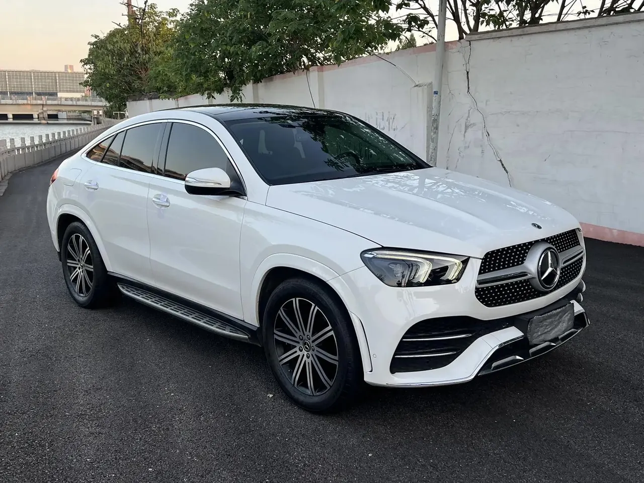 Mercedes Benz GLE Coupe 2022 GLE 350 4MATIC Coupe SUV Fashion 3