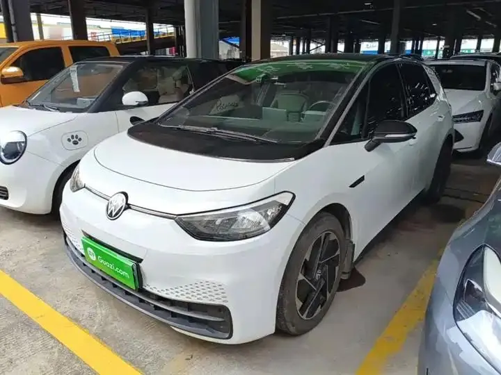 Volkswagen ID. 3 2023 Pure and Smart Edition - View 1