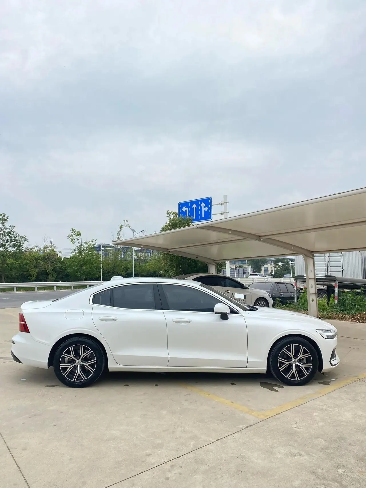 Volvo S60 2025 B4 Zhiyi Deluxe Edition 3