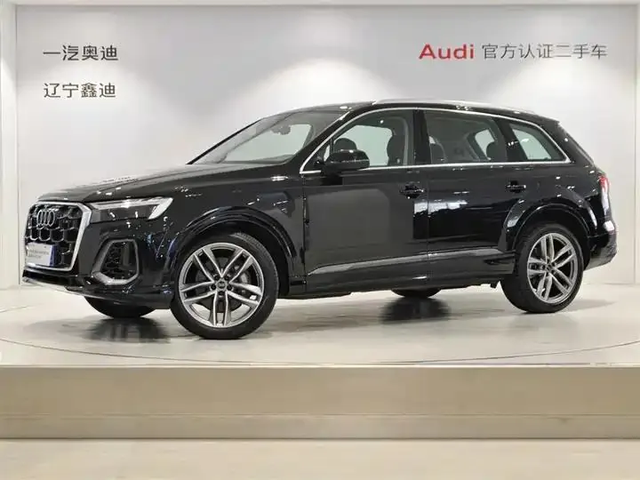 Open image lightbox: Audi Q7 2024 55 TFSI quattro S line Sport