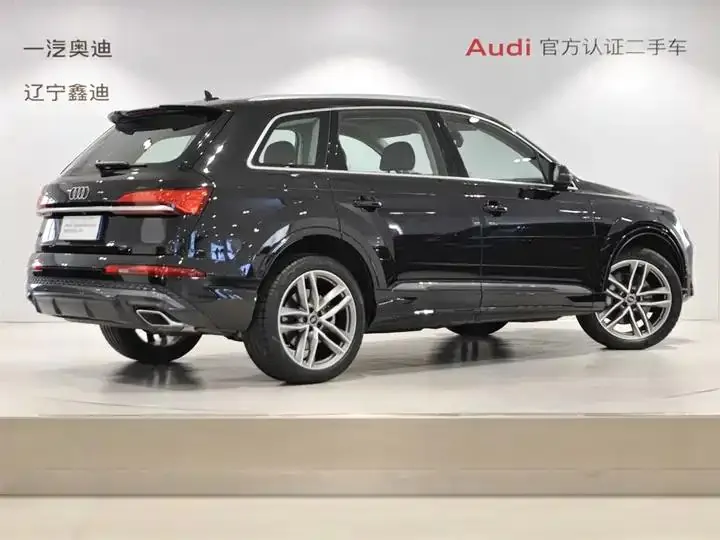 Audi Q7 2024 55 TFSI quattro S line Sport 4