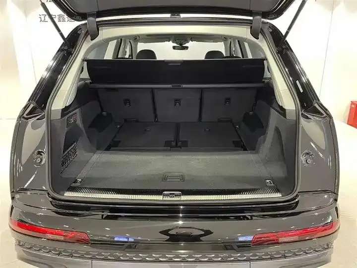 Audi Q7 2024 55 TFSI quattro S line Sport 6