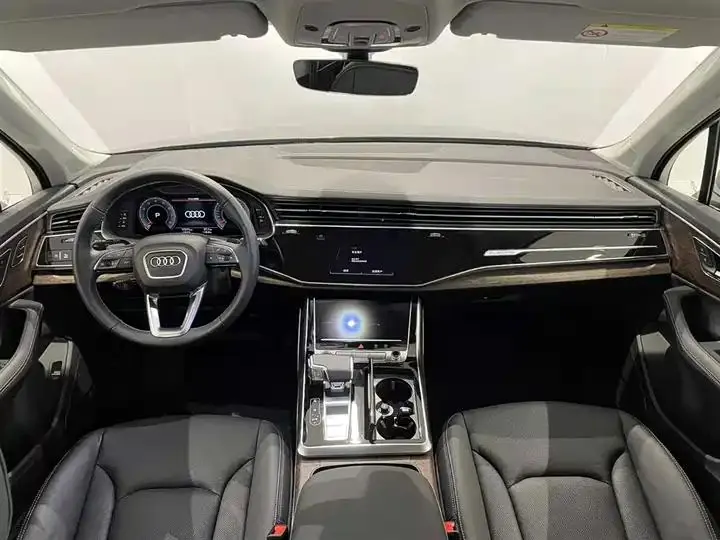Audi Q7 2024 55 TFSI quattro S line Sport 7
