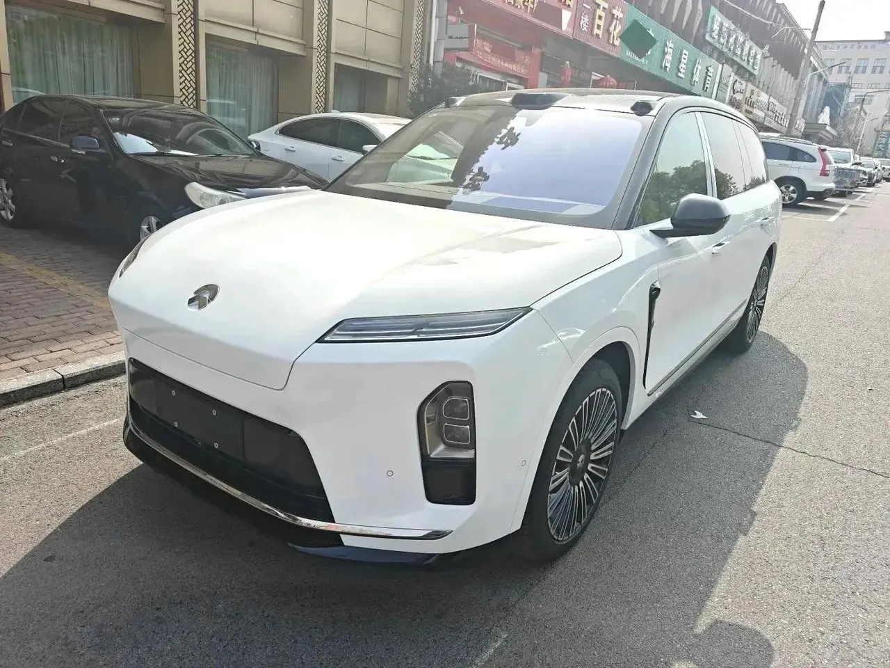 NIO 2026 ES8 6‑Seater Executive Luxury Edition Automatic Transmission - View 1