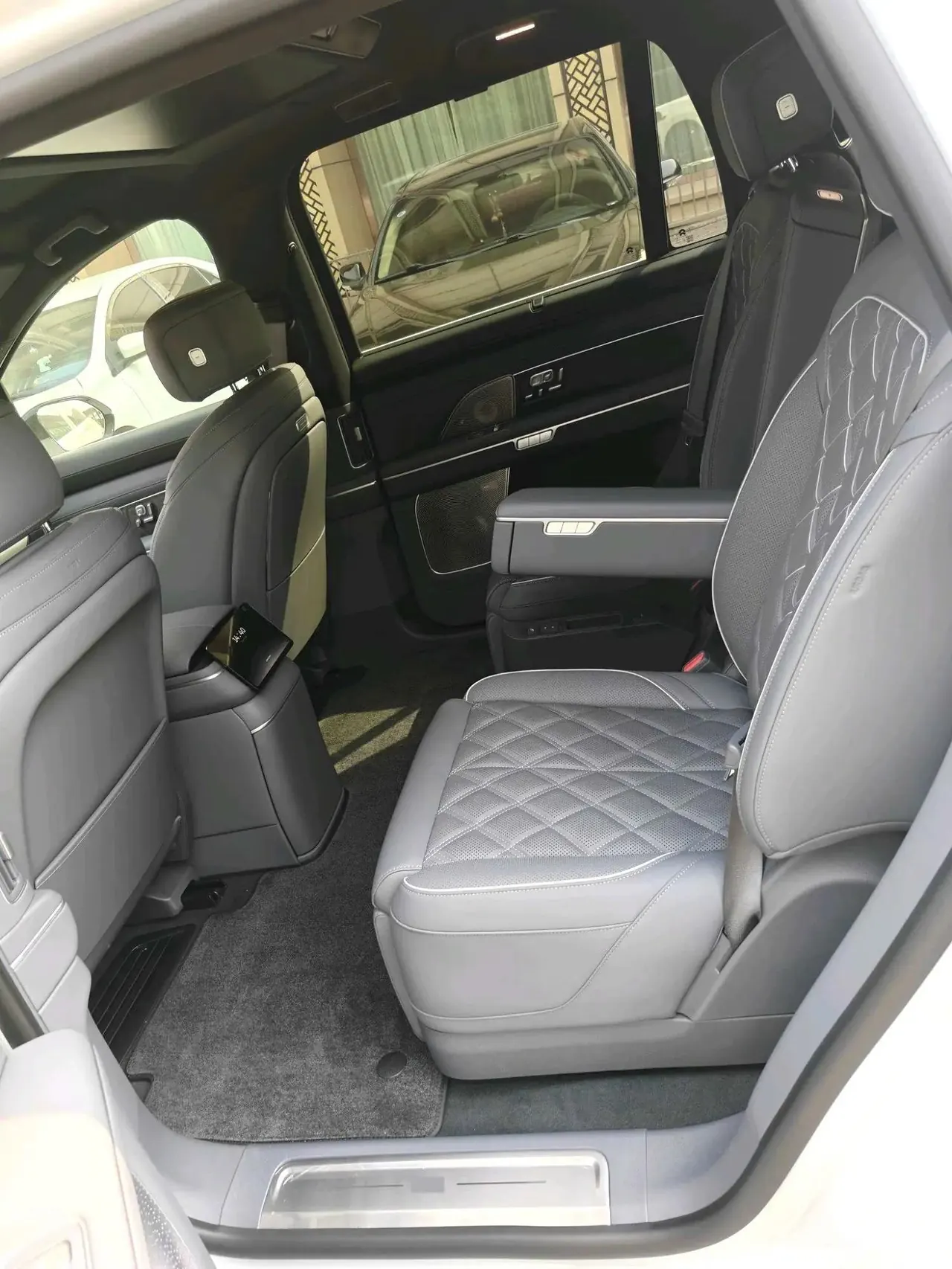 NIO 2026 ES8 6‑Seater Executive Luxury Edition Automatic Transmission 5