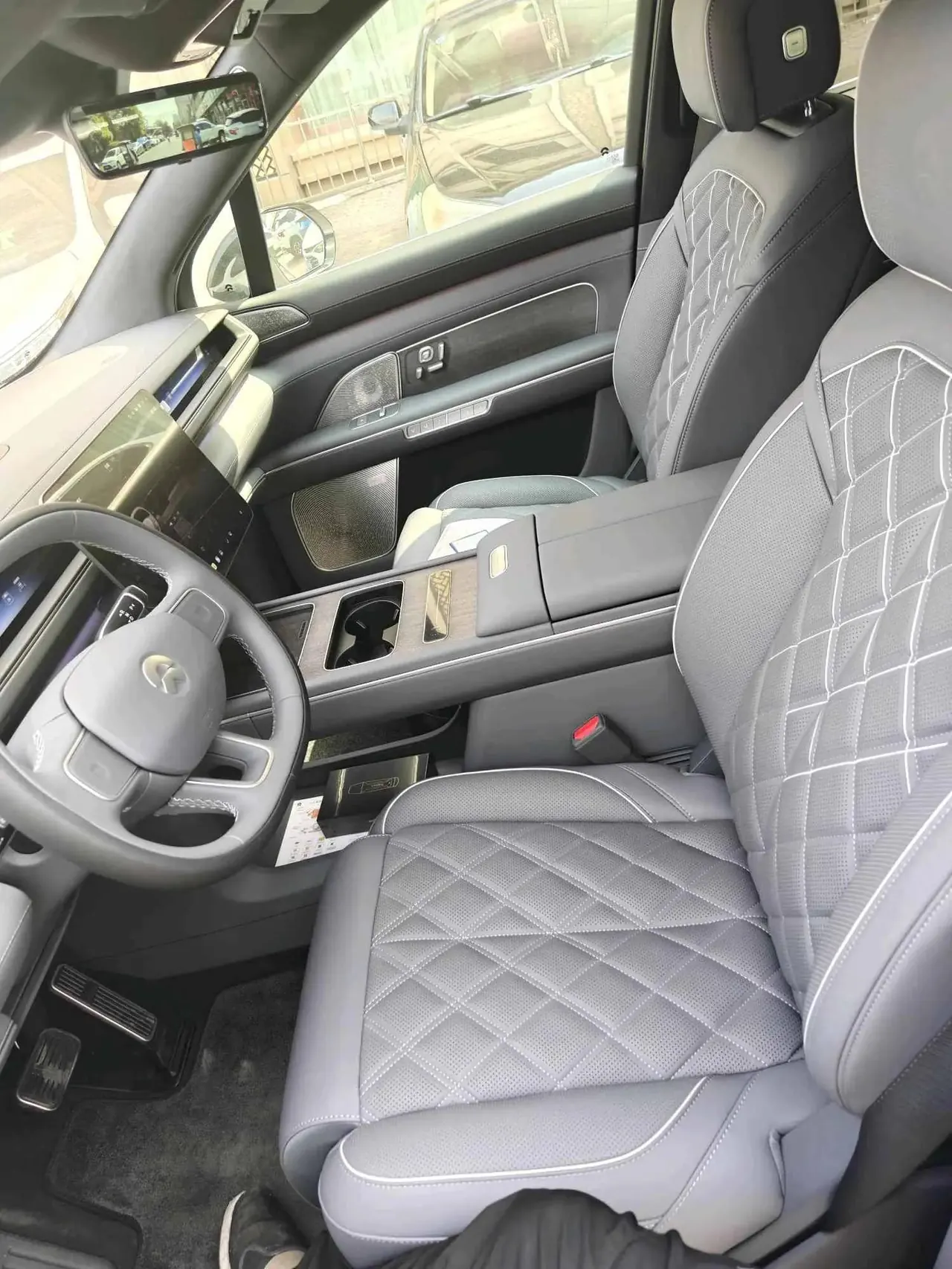 NIO 2026 ES8 6‑Seater Executive Luxury Edition Automatic Transmission 6