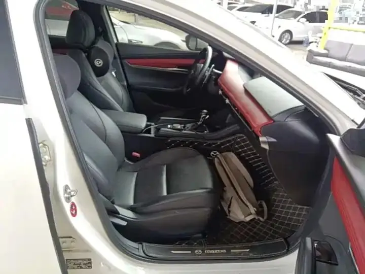 Mazda3 Axela 2021 2.0L Automatic Elegant Edition 25
