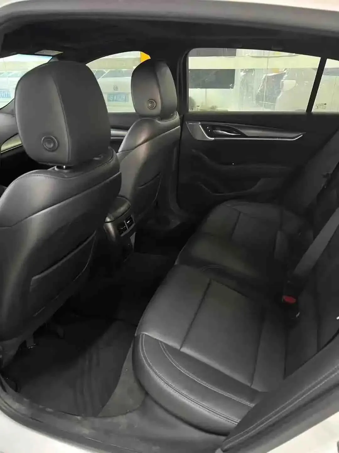 Cadillac CT5 2023 28T fashion model 4