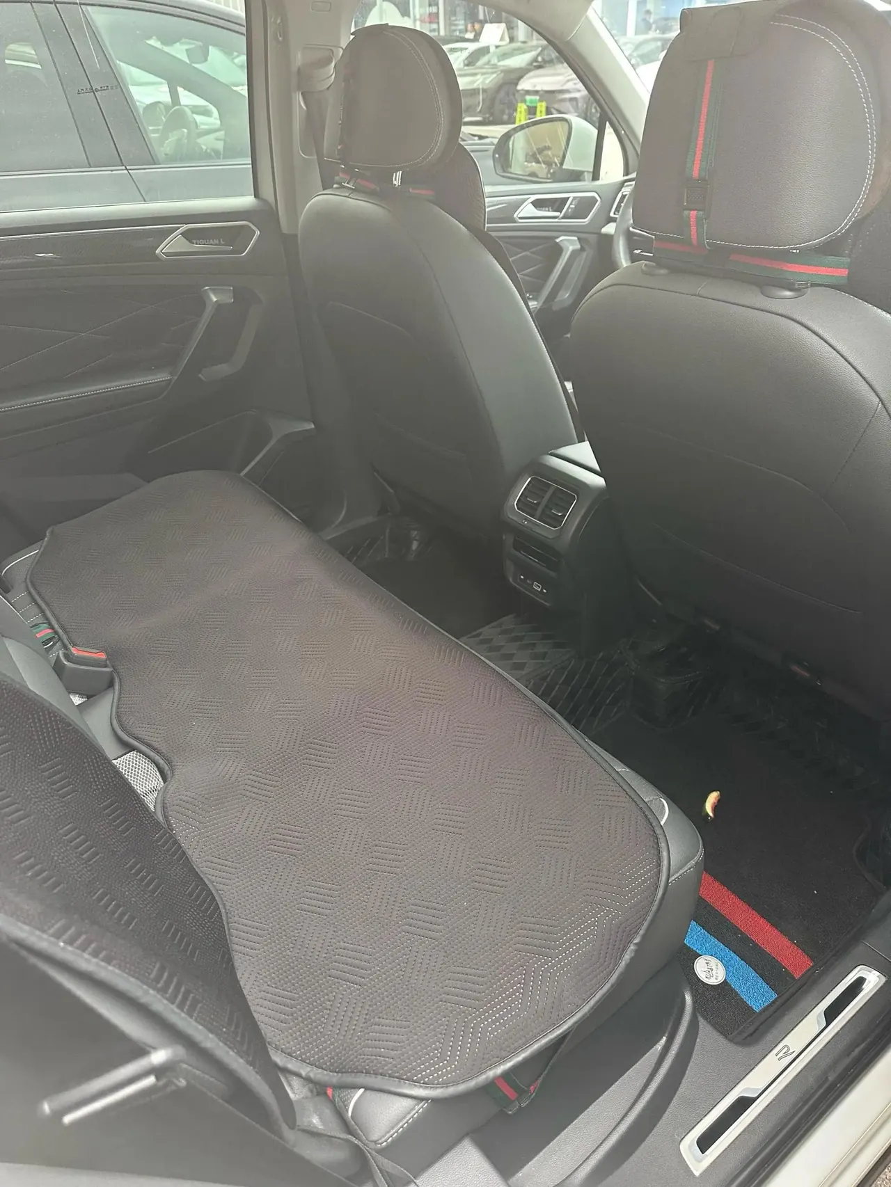 Volkswagen 2023 Tiguan L R-Line 2.0TSI 330TSI Front-Wheel Drive R-Line Prestige Edition (Facelift) Automatic 4