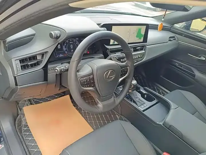 Lexus ES 2022 200 Executive Edition 10