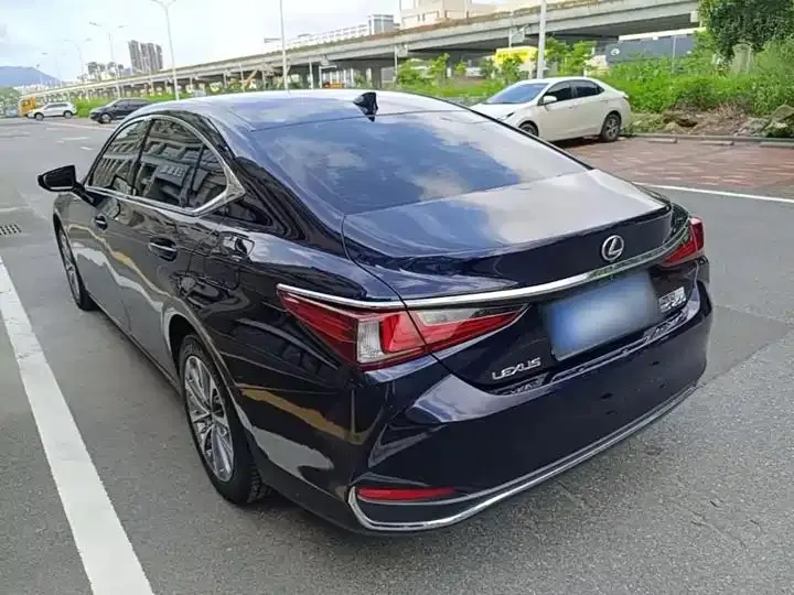 Lexus ES 2022 200 Executive Edition 5