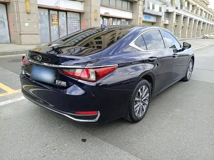 Lexus ES 2022 200 Executive Edition 7