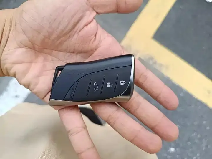 Lexus ES 2022 200 Executive Edition 9
