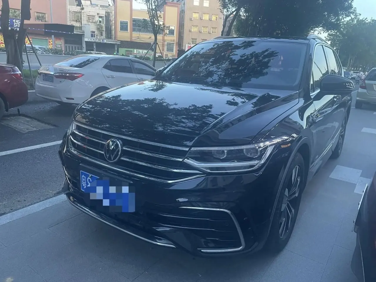 Tiguan L 2023 330TSI Automatic Two-Drive R-Line Enjoy Edition - View 1