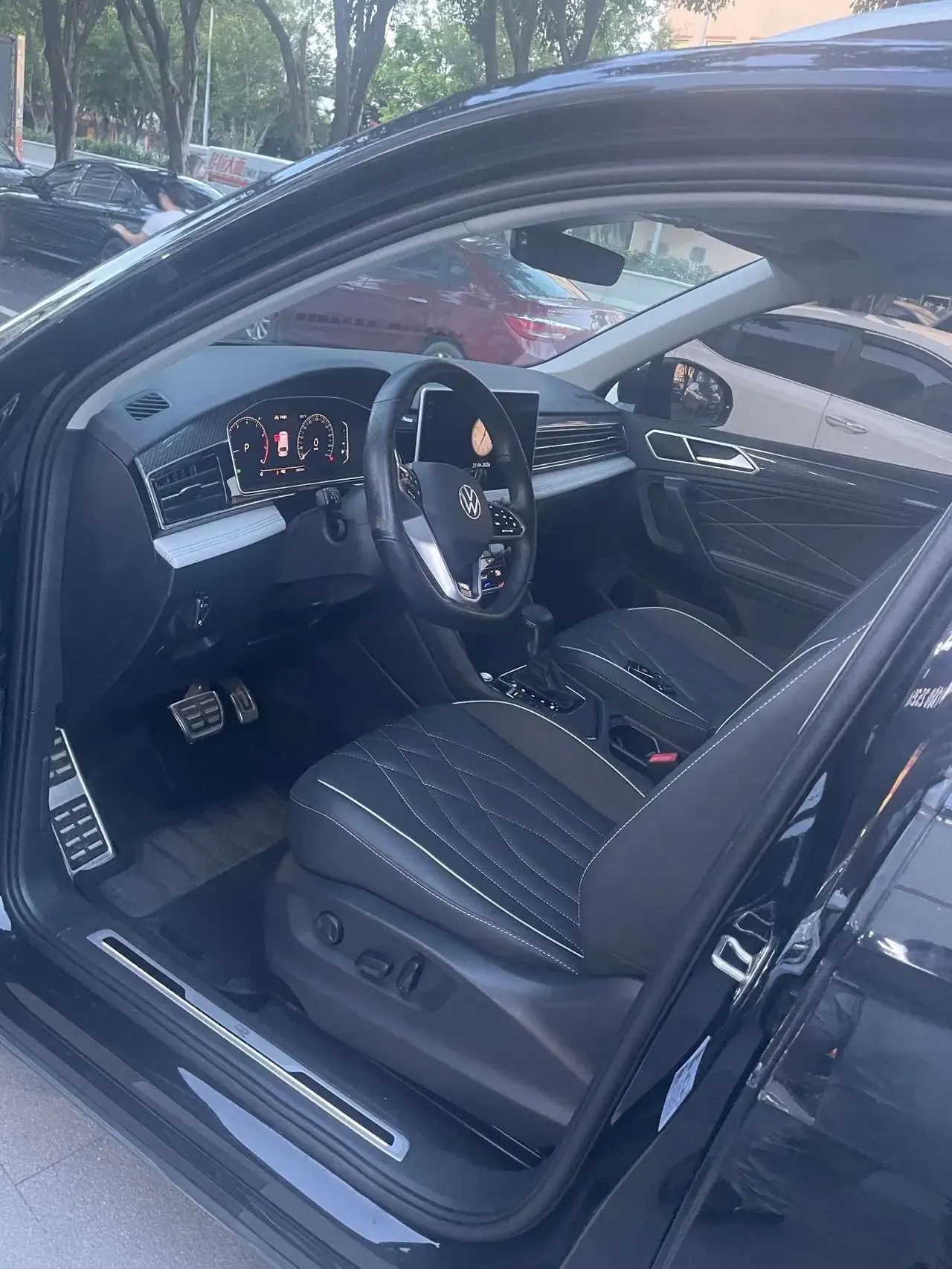 Tiguan L 2023 330TSI Automatic Two-Drive R-Line Enjoy Edition 3