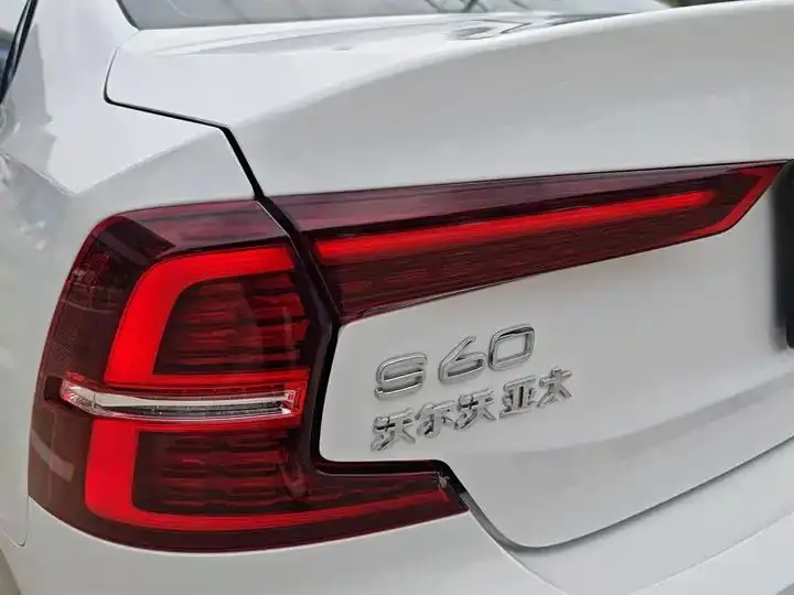 Volvo S60 2022 B4 Intelligent Luxury Edition 10