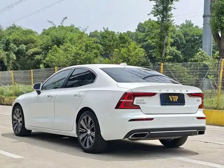 Volvo S60 2022 B4 Intelligent Luxury Edition 12