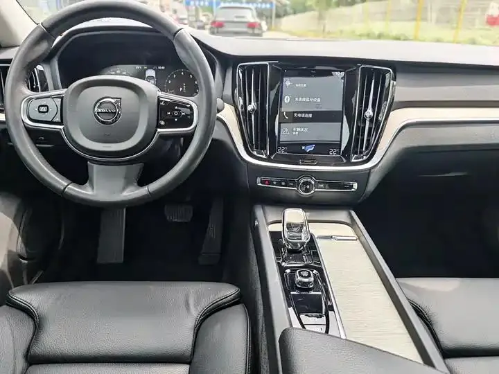 Volvo S60 2022 B4 Intelligent Luxury Edition 4