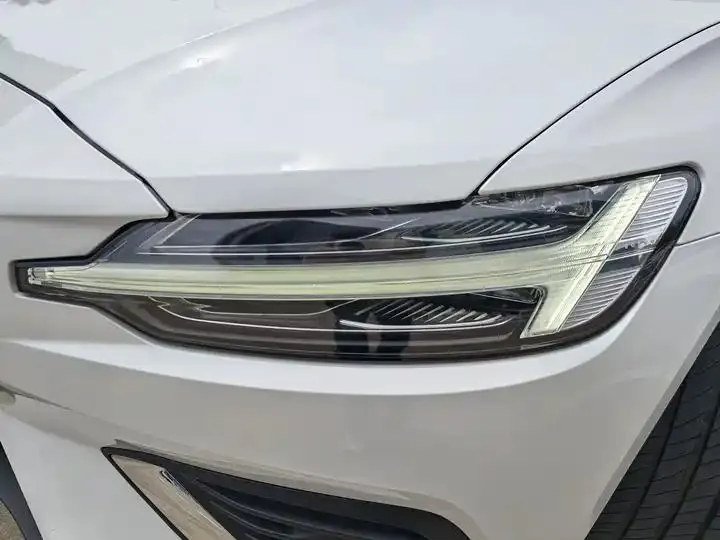 Volvo S60 2022 B4 Intelligent Luxury Edition 9