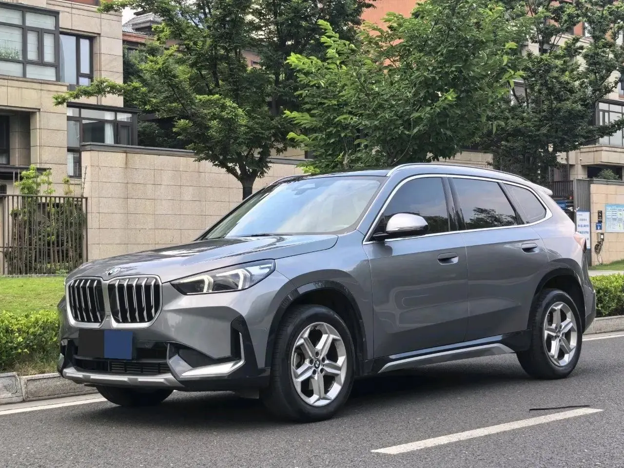 BMW 2023 X1 sDrive20Li 1.5T, Design Package, Automatic Transmission 5