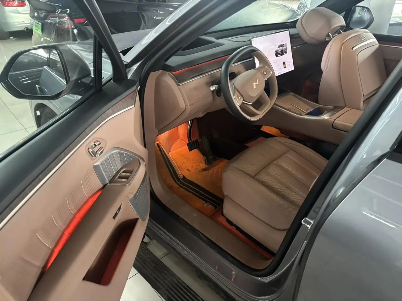 ONVO 2025 L90 Ultra six-seat automatic gear 2