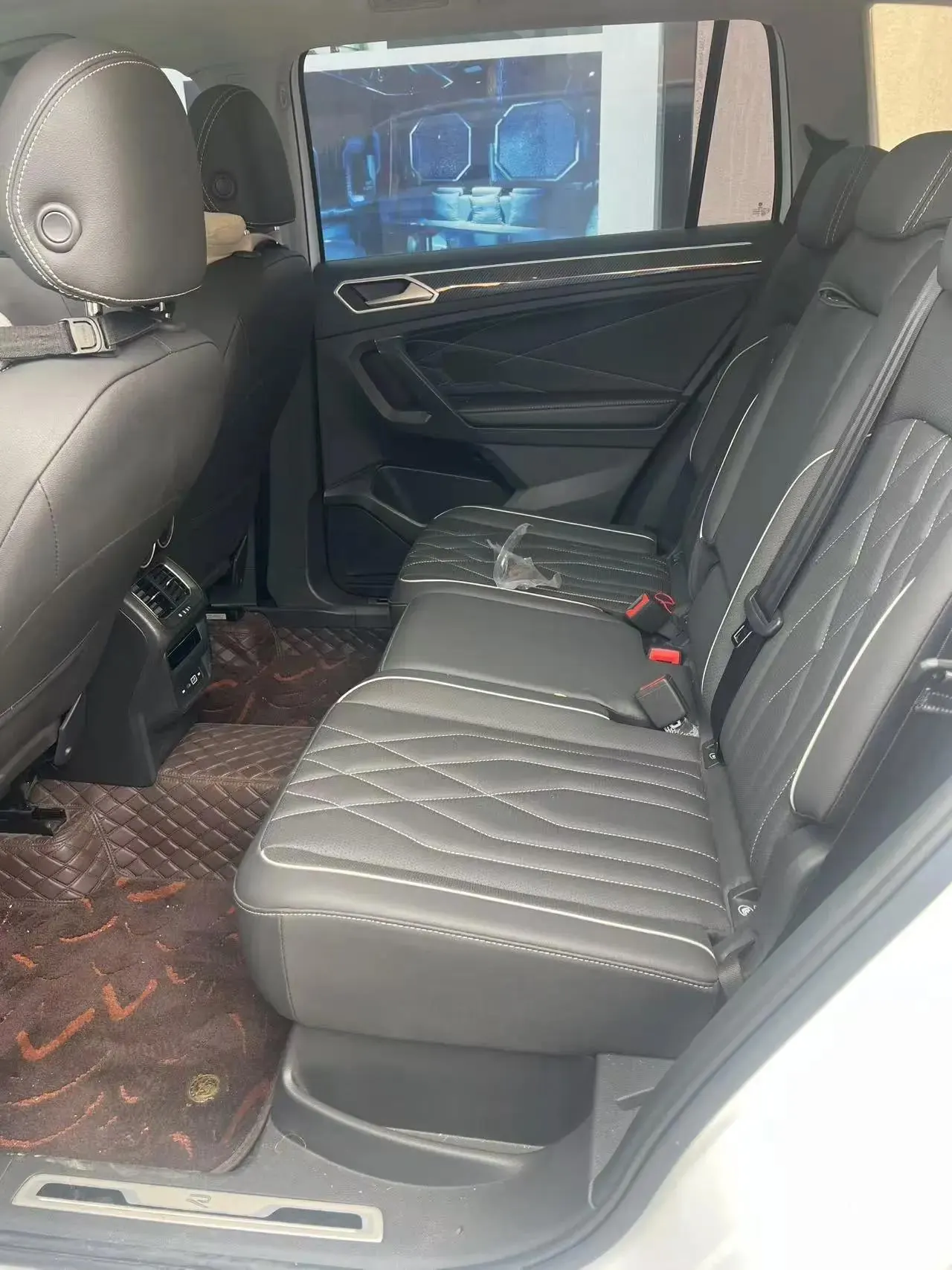 Touareg L 2022, 330 TSI, Automatic, Two‑Wheel Drive, R-Line Luxury Plus Edition 6