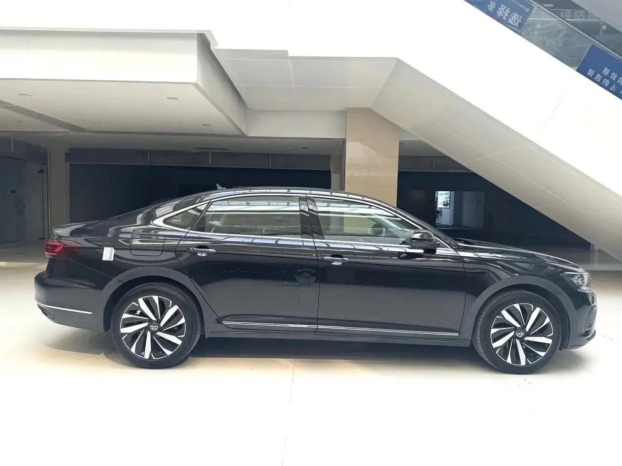 Volkswagen 2024 Passat 2.0TSI 330TSI Elite Edition Automatic 8