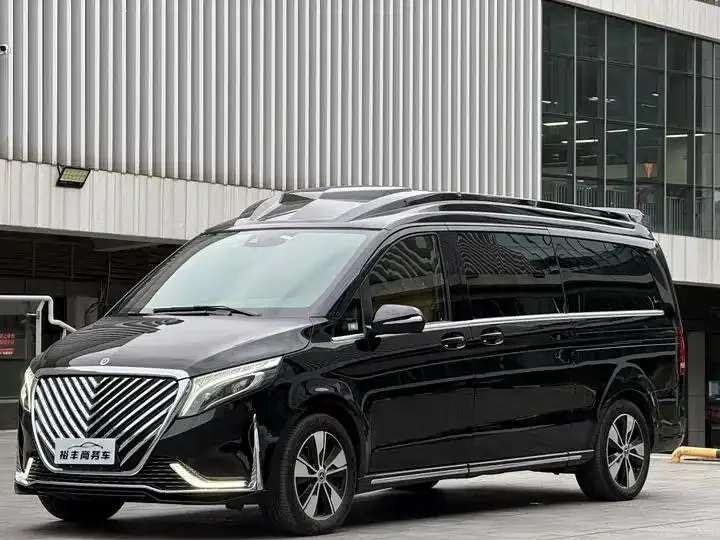 Mercedes Benz V-Class 2022V 260 L Long Wheelbase Deluxe Edition - View 1