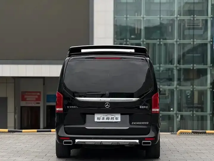 Mercedes Benz V-Class 2022V 260 L Long Wheelbase Deluxe Edition 21
