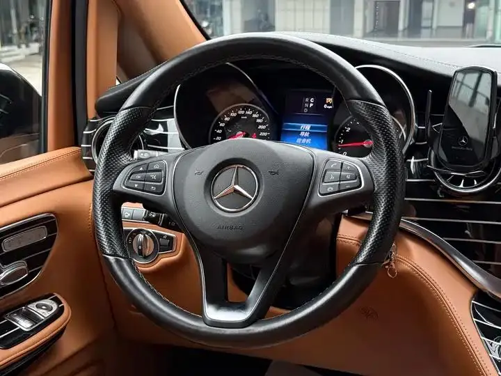 Mercedes Benz V-Class 2022V 260 L Long Wheelbase Deluxe Edition 9