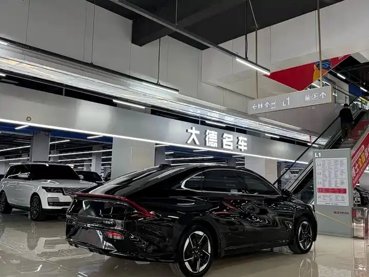 WuLing Starlight 2025 610km Intelligent Flagship 6