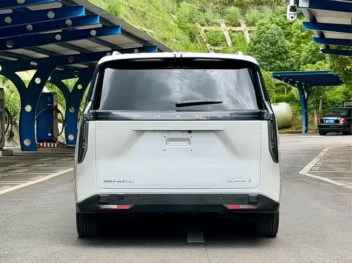 Everyone 2024 Model 605km Alpine Extended Range Version, Seven-Seater 5