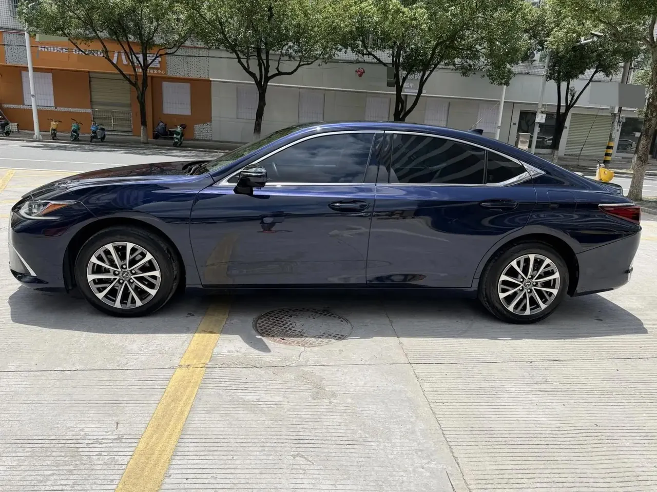 Lexus ES (Imported) 2024 ES200 2.0 Stepless Edition Automatic Gear 3