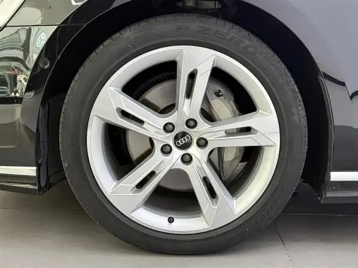 Audi A8 2023 A8L 50 TFSI quattro Selection 11