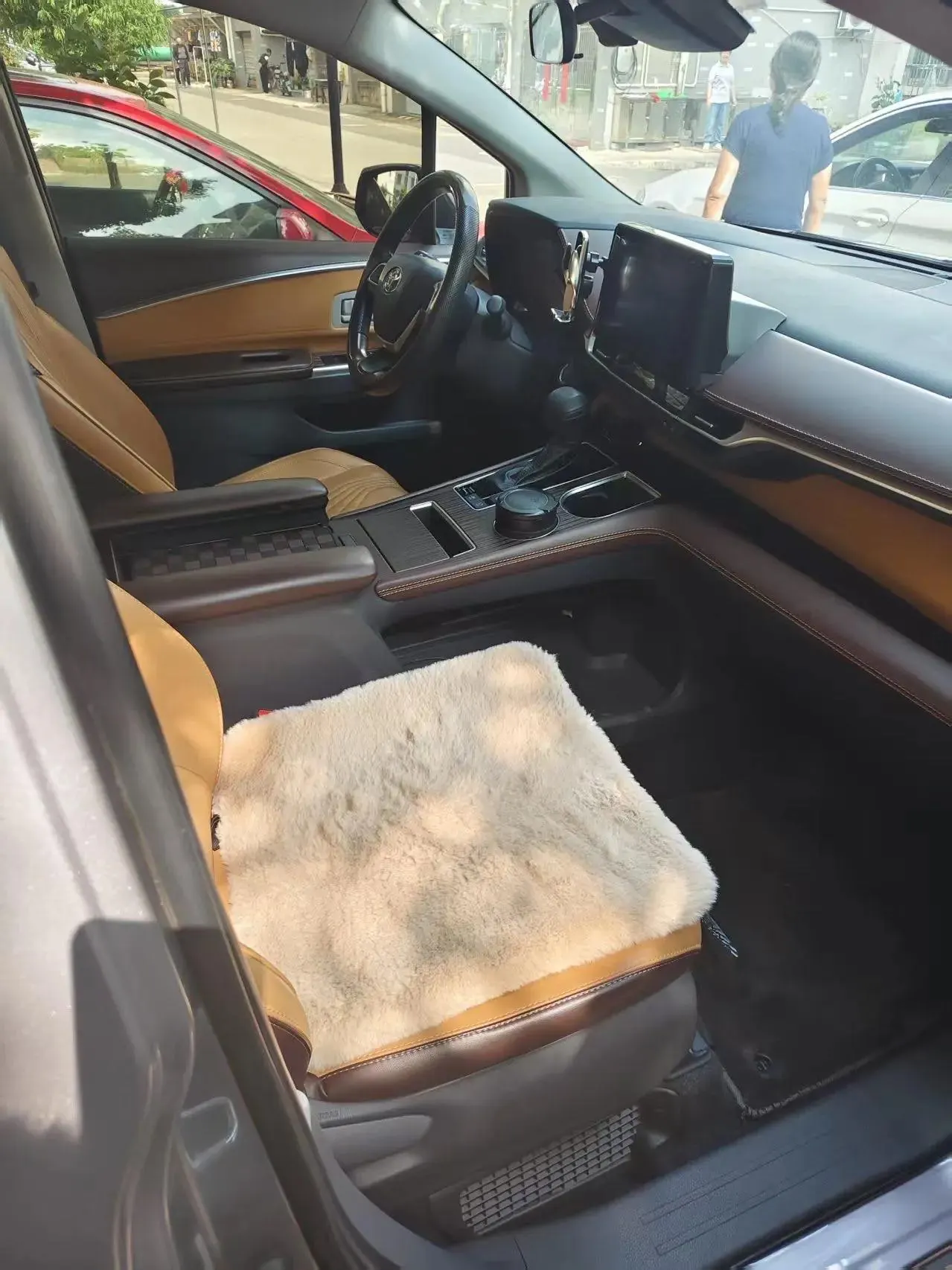 Toyota 2023 Sienna 2.5 CVT Comfort Edition Automatic 3