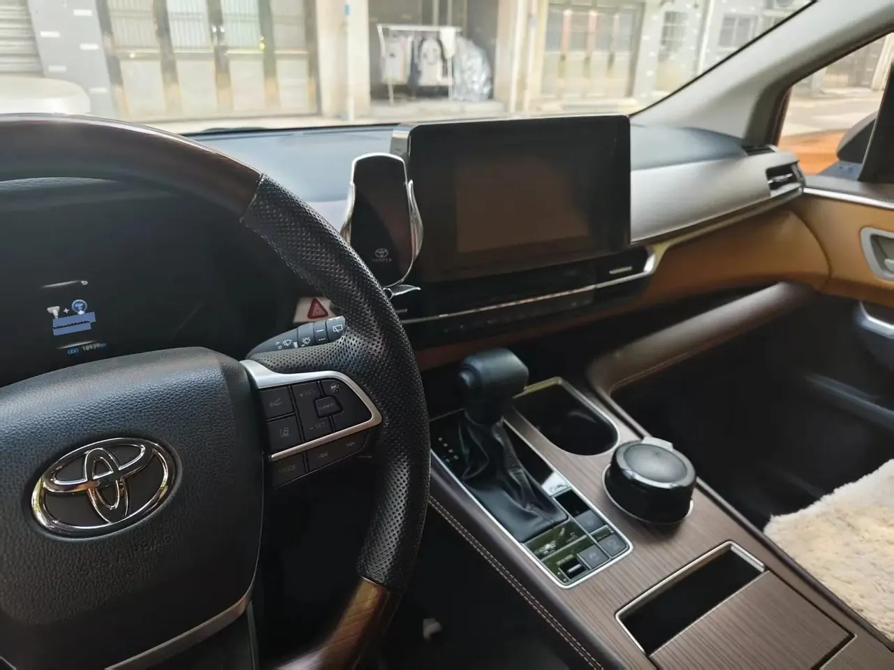 Toyota 2023 Sienna 2.5 CVT Comfort Edition Automatic 5