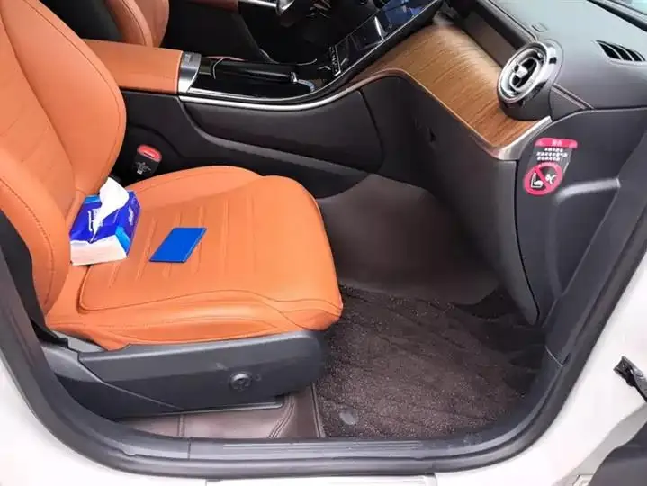 Mercedes Benz GLC 2024 changed to GLC 300 L 4MATIC dynamic 5 seats 8