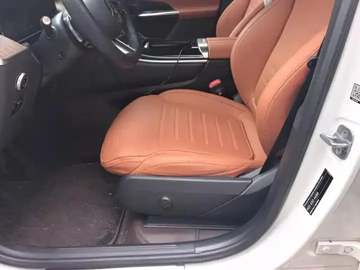 Mercedes Benz GLC 2024 changed to GLC 300 L 4MATIC dynamic 5 seats 9