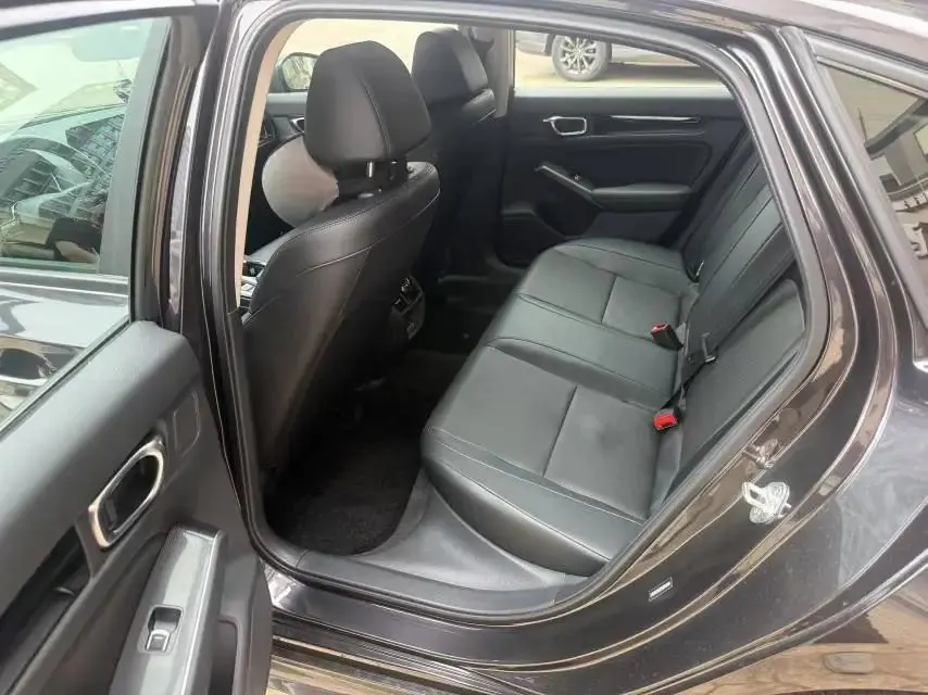 Honda 2023 Civic 1.5T CVT 240TURBO Luxury Edition Automatic 3