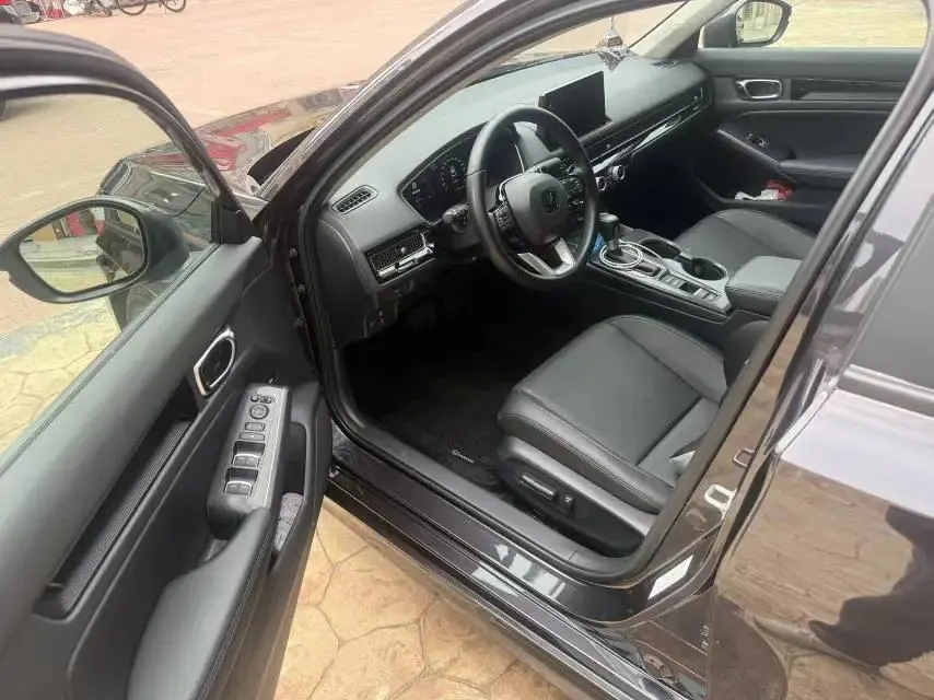 Honda 2023 Civic 1.5T CVT 240TURBO Luxury Edition Automatic 4