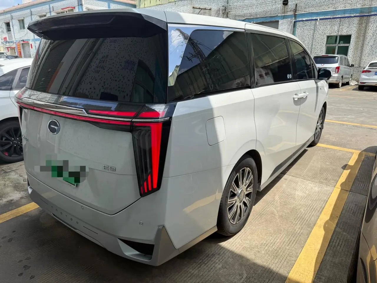 Chuanqi 2025 E9 2.0T Super Fast Charge Champion Automatic Gear 2