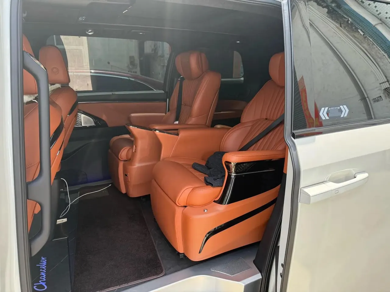 Chuanqi 2025 E9 2.0T Super Fast Charge Champion Automatic Gear 5