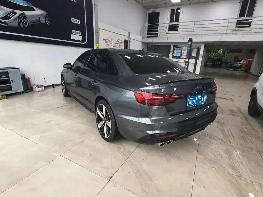 Audi A4L 2022 model 40 TFSI Sporty Style version 5
